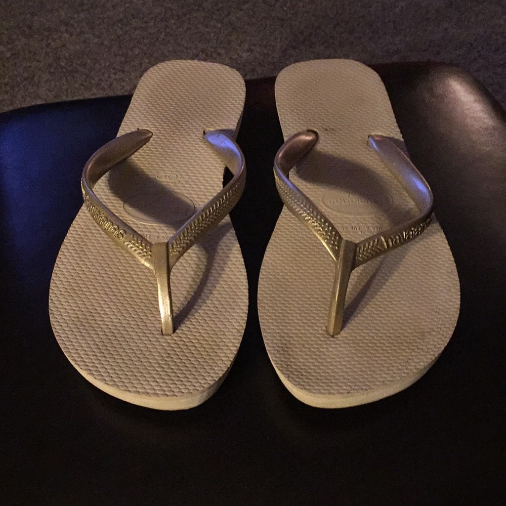 Women’s havaianas flip flops!